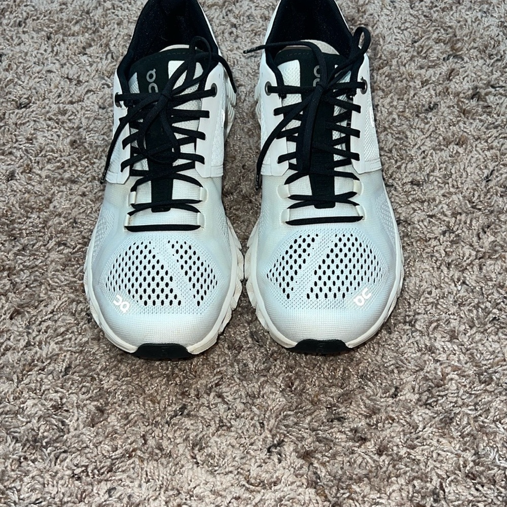 On Cloud X sneakers